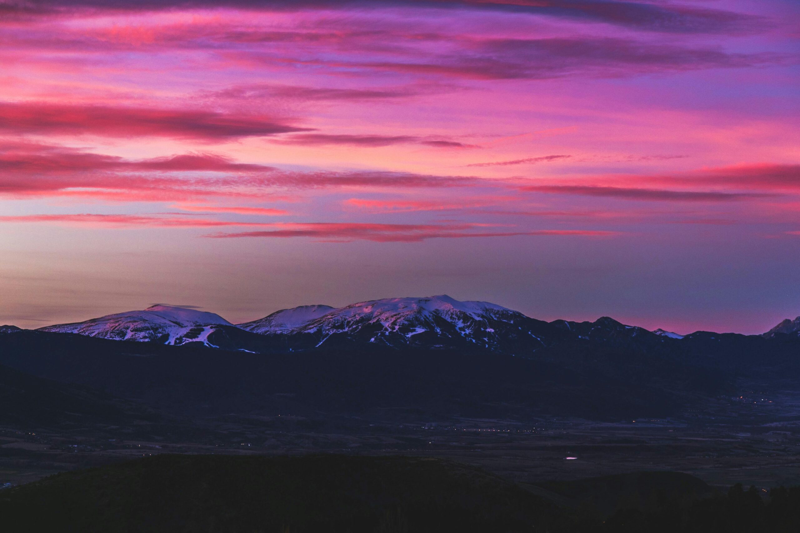 pink clouds over the mountains